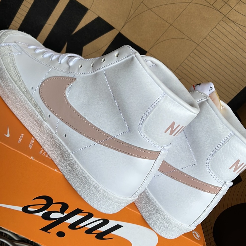 Nike W Blazer Mid ` 77 White / Pink Oxford - Black MEN`S - Picture 15 of 16